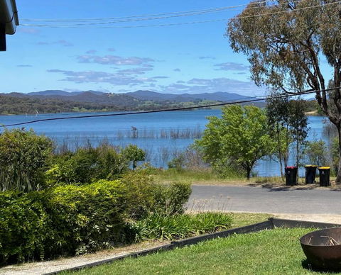 Relax In The Spa With Views Opposite Lake Eildon - Nambucca Heads Accommodation 0