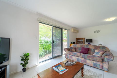 Relaxing Holiday Home Pets Are Welcome - Nambucca Heads Accommodation 3