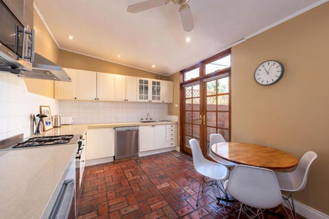 Renovated 2B 1B Victorian House In Princes Hill - Nambucca Heads Accommodation 2