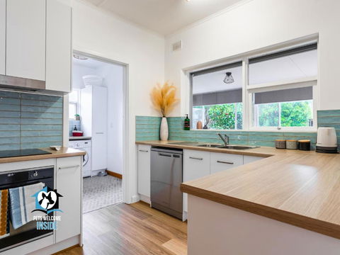 Renovated 3BR One Street To Beach - Nambucca Heads Accommodation 3