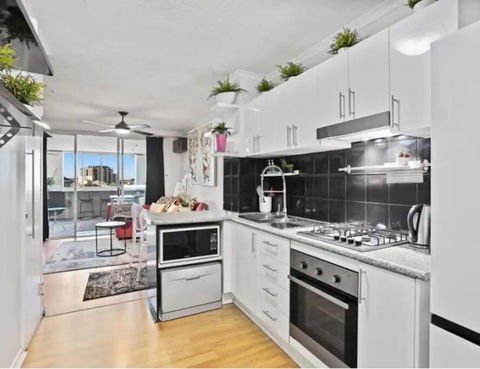 Retro Chic Vibes, Tropical Pool & Prime Location - Nambucca Heads Accommodation 3