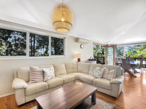 Riverside 3-Bed Townhouse With Spacious Deck & BBQ - Nambucca Heads Accommodation 2