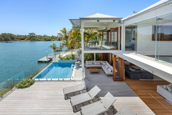 Riverside Elegance On Noosa Parade with Nambucca Heads Accommodation