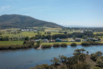 Riverside Retreat, Coolangatta, Near Seven Mile Beach with Nambucca Heads Accommodation