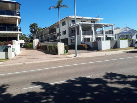 Residential Two-bedroom Unit On The Strand, Self-check In, Wi-fi - Nambucca Heads Accommodation 3