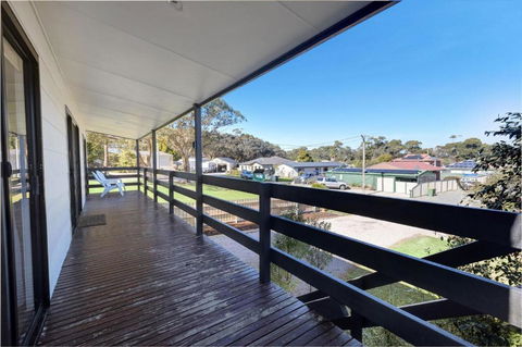 Robin Wood - Nambucca Heads Accommodation 1