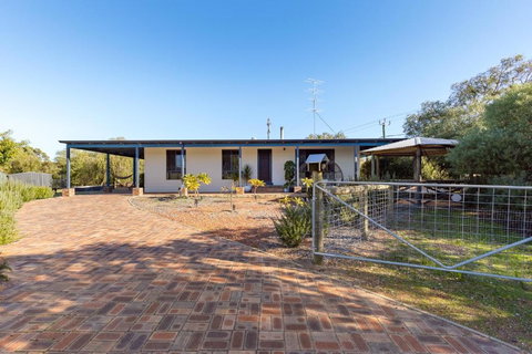 Roo With A View By Swan Bnb Management - Nambucca Heads Accommodation 3