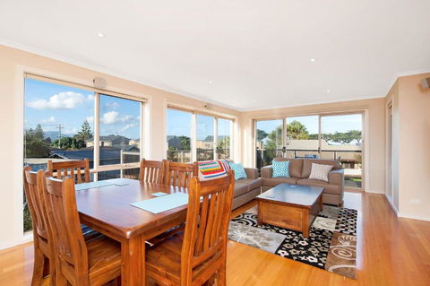 Rose - Nambucca Heads Accommodation 0