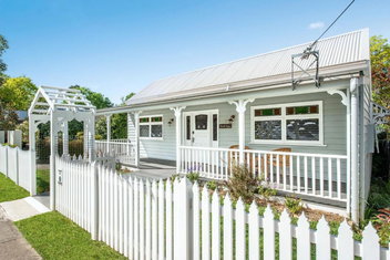 Rosemill Cottage - Mobility Friendly Accommodation Never Looked Better! with Nambucca Heads Accommodation