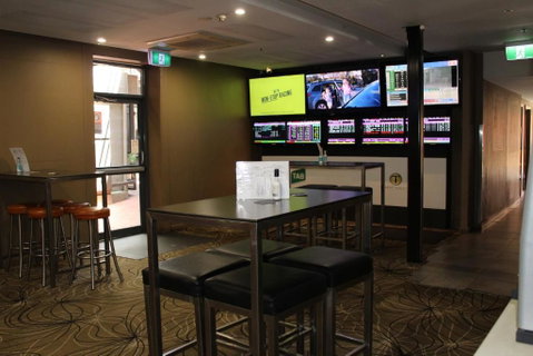 Royal Hotel Orange - Nambucca Heads Accommodation 2