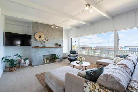 Saltwater Terrace With Panoramic Ocean Views - Nambucca Heads Accommodation 1