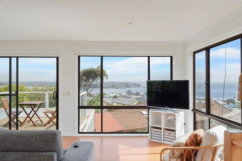San Remo Panorama By Ready Set Stay - BYO LINEN & TOWELS - Nambucca Heads Accommodation 1