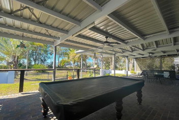 Sand N Sea - Burrum Heads- Beachfront- 4BR- Aircon -Pets Welcome with Nambucca Heads Accommodation