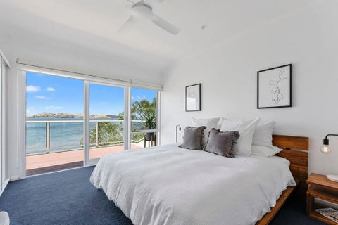 Sandy Bay Beachfront Oasis Direct Beach Access - Nambucca Heads Accommodation 3
