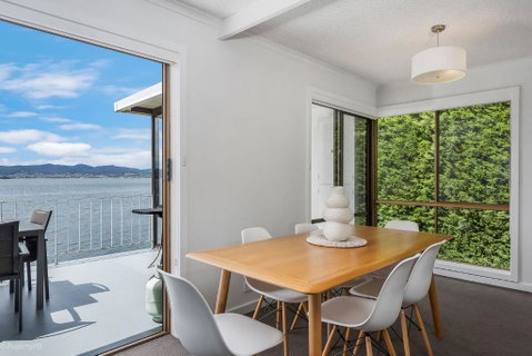 Sandy Bay Waterfront - Nambucca Heads Accommodation 1