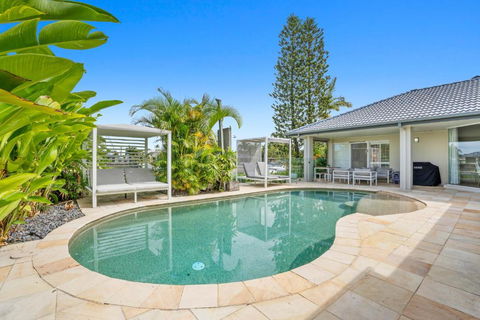 SEACLUSION 5 Bed Waterfront, Sleeps 12 - Nambucca Heads Accommodation 2