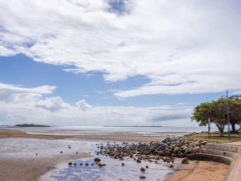 Seaside Modern And Luxurious Mansion With Pool - Nambucca Heads Accommodation 3