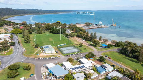 Self Contained Unit Upstairs - Nambucca Heads Accommodation 0