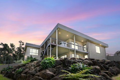 Serene Luxury Retreat On Malua Bay - Nambucca Heads Accommodation 0
