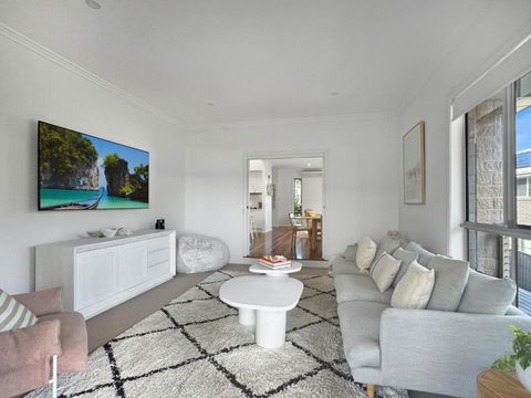 Serene Luxury Retreat On Malua Bay - Nambucca Heads Accommodation 1