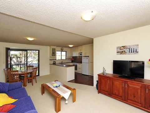 Shoreline Unit 2 1 Intrepid Close - Nambucca Heads Accommodation 1