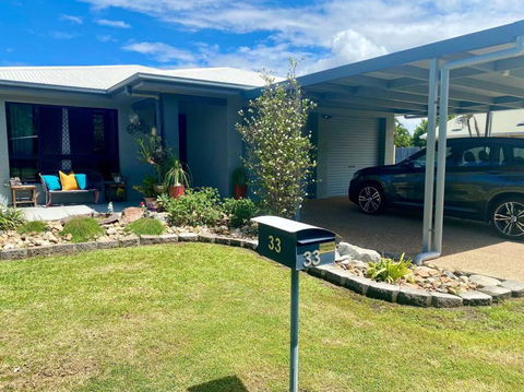Spacious Retreat On Brenton In Tropical North Queensland - Nambucca Heads Accommodation 0