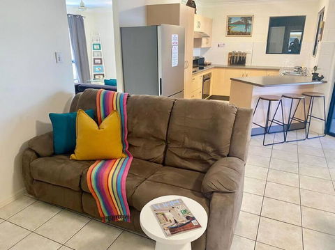 Spacious Retreat On Brenton In Tropical North Queensland - Nambucca Heads Accommodation 2