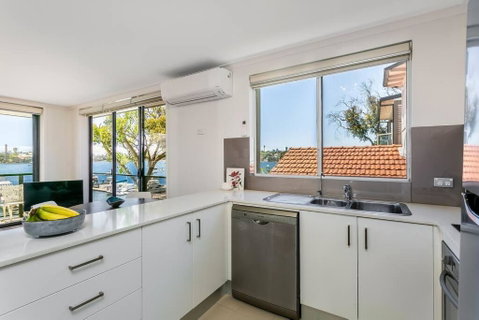 STG38 - Stunning Waterfront Apartment - Drummoyne - Nambucca Heads Accommodation 2