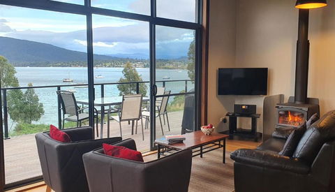 The Beach House- Private Jacuzzi And Wood Fire! - Nambucca Heads Accommodation 2