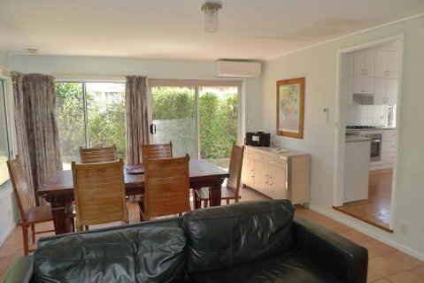 BEACHPOINT COTTAGE - Nambucca Heads Accommodation 3
