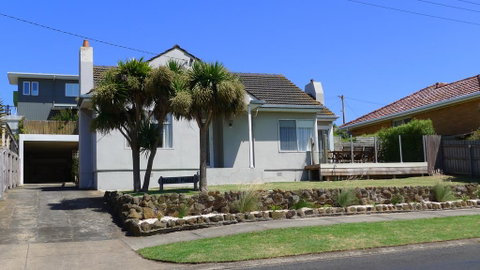 BEACHPOINT COTTAGE - Nambucca Heads Accommodation 0