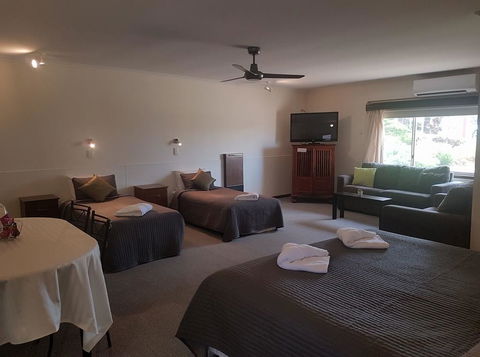 Beachport Motor Inn - Nambucca Heads Accommodation 1
