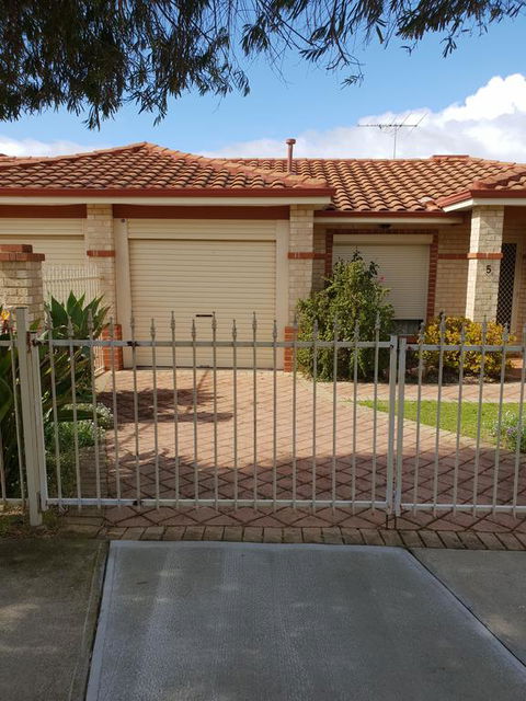 Beachside Retreat - Nambucca Heads Accommodation 0