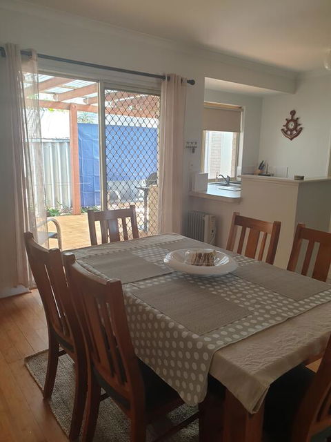 Beachside Retreat 2 - Nambucca Heads Accommodation 1