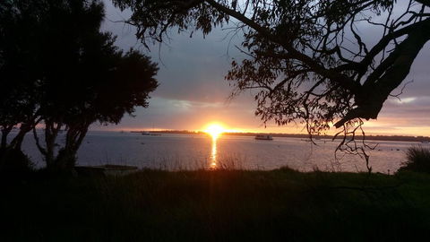 Beautiful, Peaceful Estuary Views, Five Star Quantity - Nambucca Heads Accommodation 2