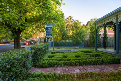 Belmont At Beechworth 2 Bedrooms, 2 Bathrooms, 2 Couples - Nambucca Heads Accommodation 2