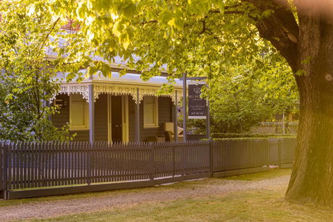 Belmont At Beechworth 2 Bedrooms, 2 Bathrooms, 2 Couples - Nambucca Heads Accommodation 0