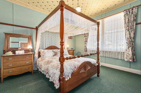 Benvenuti, To Comstock Cottage - Nambucca Heads Accommodation 3