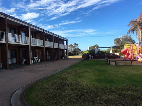 Black Swan Motor Inn - Nambucca Heads Accommodation 2