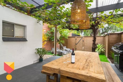 Blackbird At Arlo's - The Heart Of Glenelg - Wifi - Nambucca Heads Accommodation 0