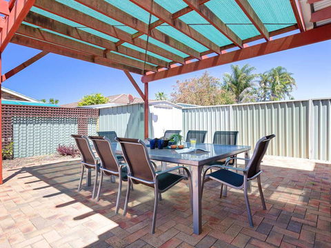 Blue Bay, 83a Rocky Point Road - Foxtel & Air Conditioning Downstairs - Nambucca Heads Accommodation 2