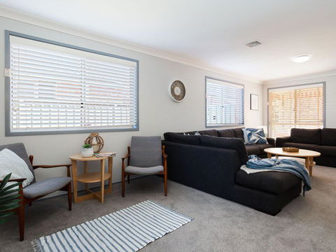 Blue Bay, 83a Rocky Point Road - Foxtel & Air Conditioning Downstairs - Nambucca Heads Accommodation 1