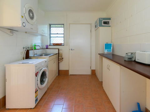 Blue Water Retreat - Upstairs & Downstairs - Nambucca Heads Accommodation 2
