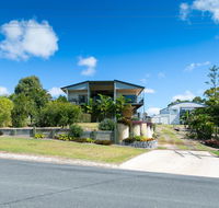 Blue Water Retreat - Upstairs  Downstairs - Nambucca Heads Accommodation