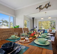 Blue Waters Cottage - 120m to Jervis Bay - Nambucca Heads Accommodation