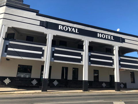 The Royal Hotel, Drouin - Nambucca Heads Accommodation 1