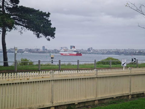 Waterfront Quiet Stay Off Geelong & Avalon Airport - Nambucca Heads Accommodation 0
