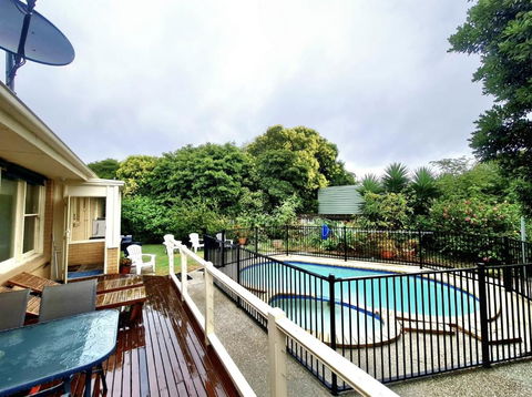 Waterfront Quiet Stay Off Geelong & Avalon Airport - Nambucca Heads Accommodation 1