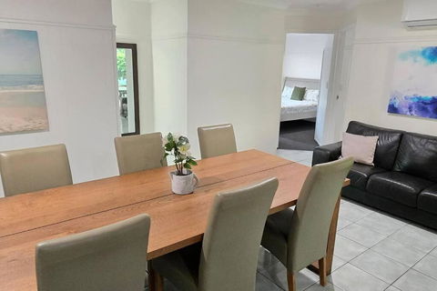 Relaxing Hamptons Style Home In Forest Lake - Nambucca Heads Accommodation 1