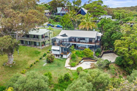 YARABIN - Luxury Home With Ocean Views - Nambucca Heads Accommodation 2